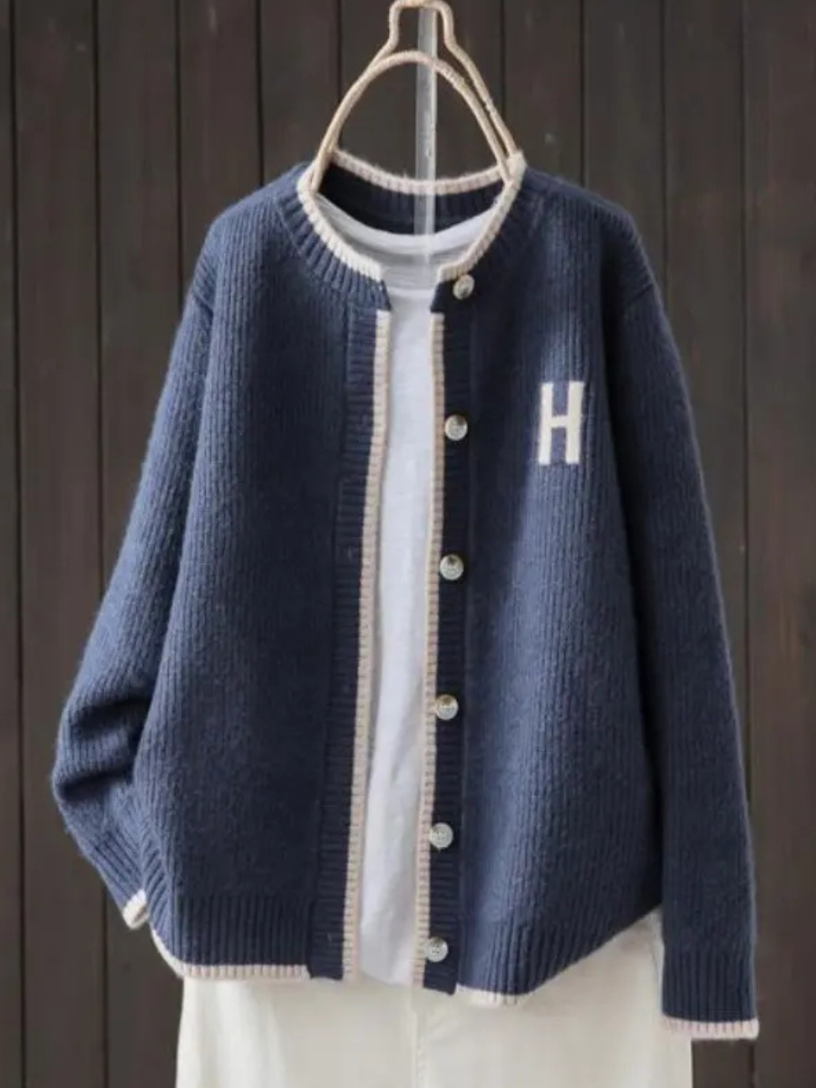 Helene | Cardigan Classico in Maglia